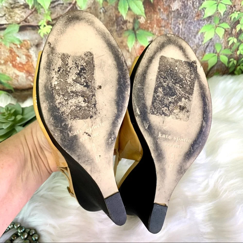 KATE SPADE Nude/Gold Peep Toe Patent Wedges, 8B